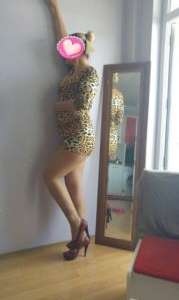 Popüler seksi imaja sahip Özge