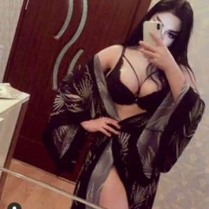 Sevgili tadında hoş sohbetli dakikalar yaşayacağınız Emel