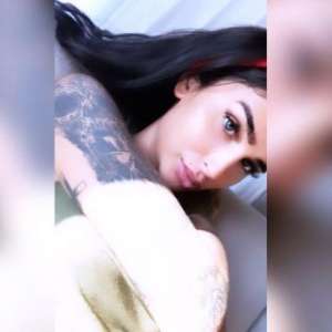 Üst sınırı olmayan bayan Fereh